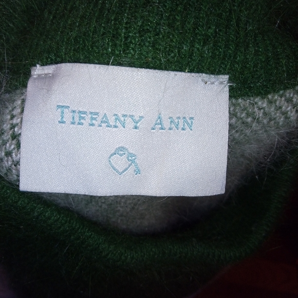 Sweater - Picture 5 of 9